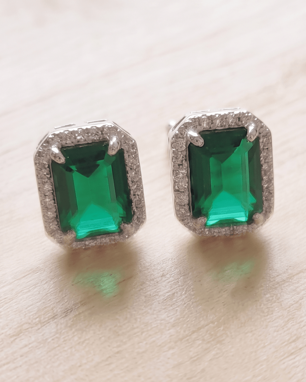 Emerald Luxe Necklace Set with Stud Earrings - Sannu Fashion Store