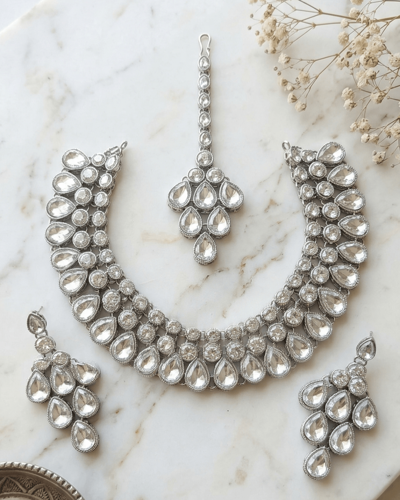 Silver Aura Kundan Necklace Set with Earrings & Maang Tikka - Sannu Fashion Store